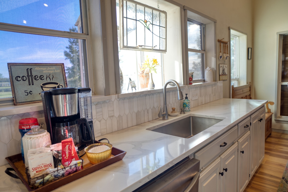 Kitchen coffee bar